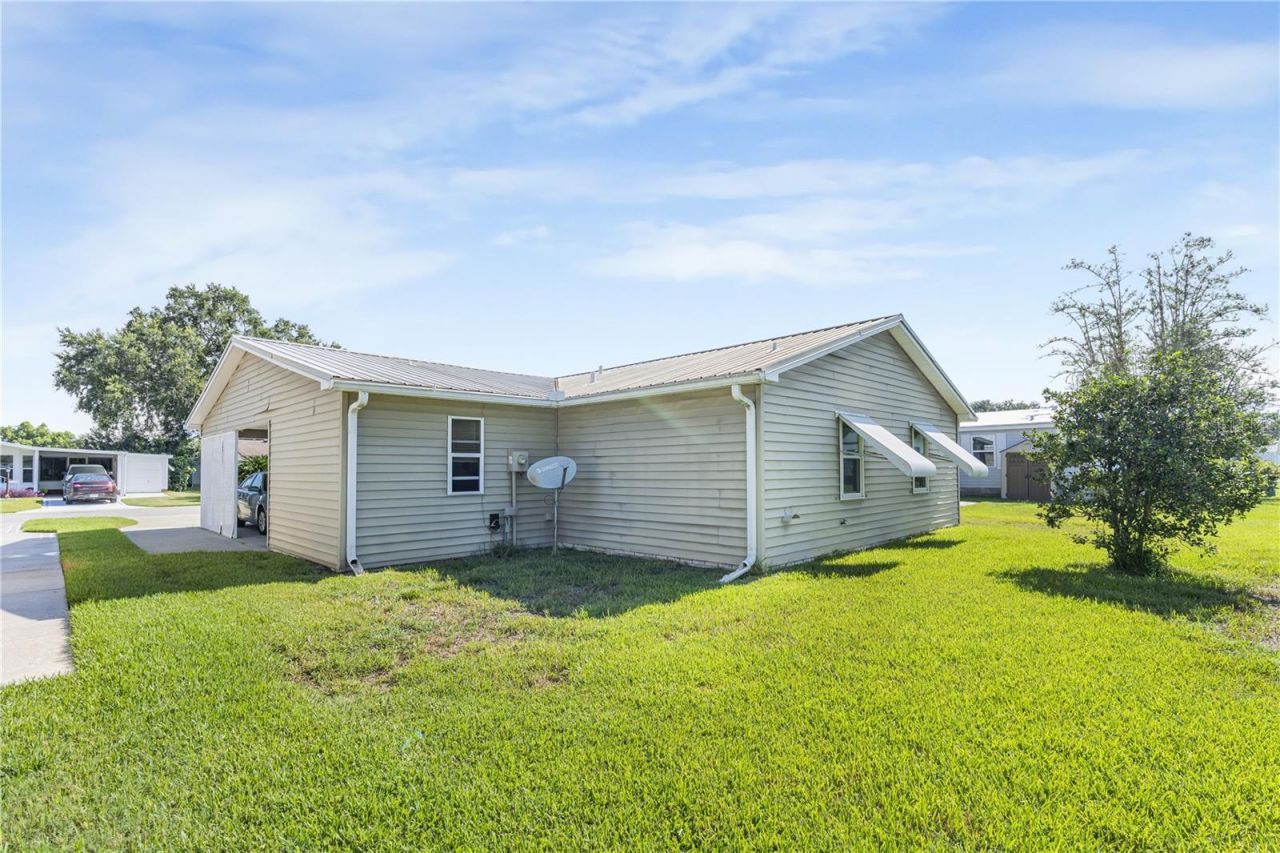 1114 Paradise Drive, Lady Lake, FL 32159 Photo
