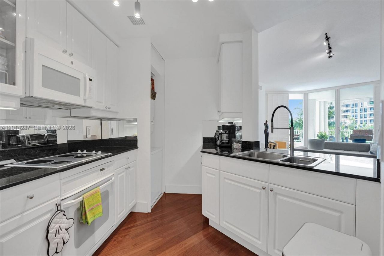 715 Crandon Blvd , Unit 406, Key Biscayne, FL 33149 Photo