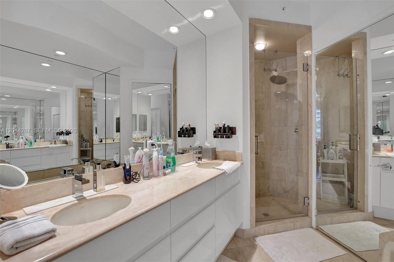 715 Crandon Blvd , Unit 406, Key Biscayne, FL 33149 Photo