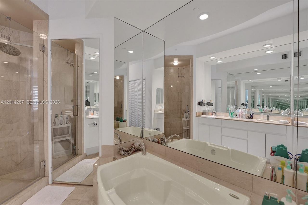 715 Crandon Blvd , Unit 406, Key Biscayne, FL 33149 Photo