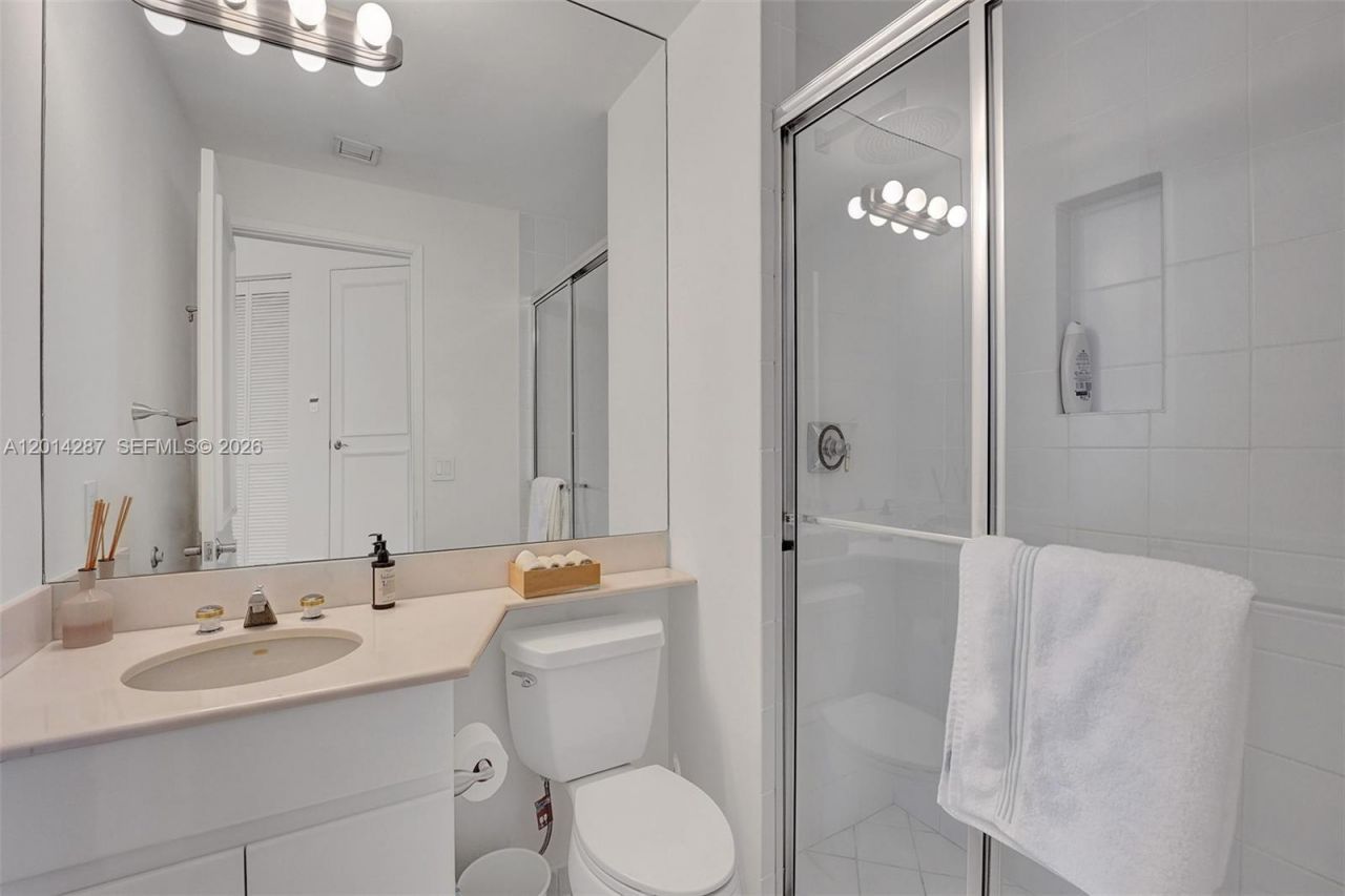 715 Crandon Blvd , Unit 406, Key Biscayne, FL 33149 Photo