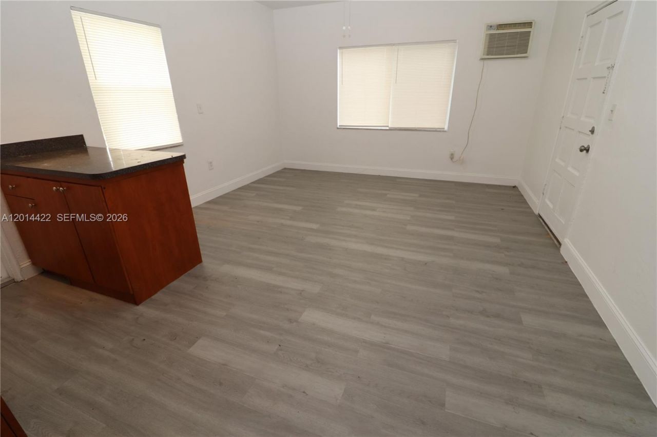 835 83rd St, Miami Beach, FL 33141 Photo