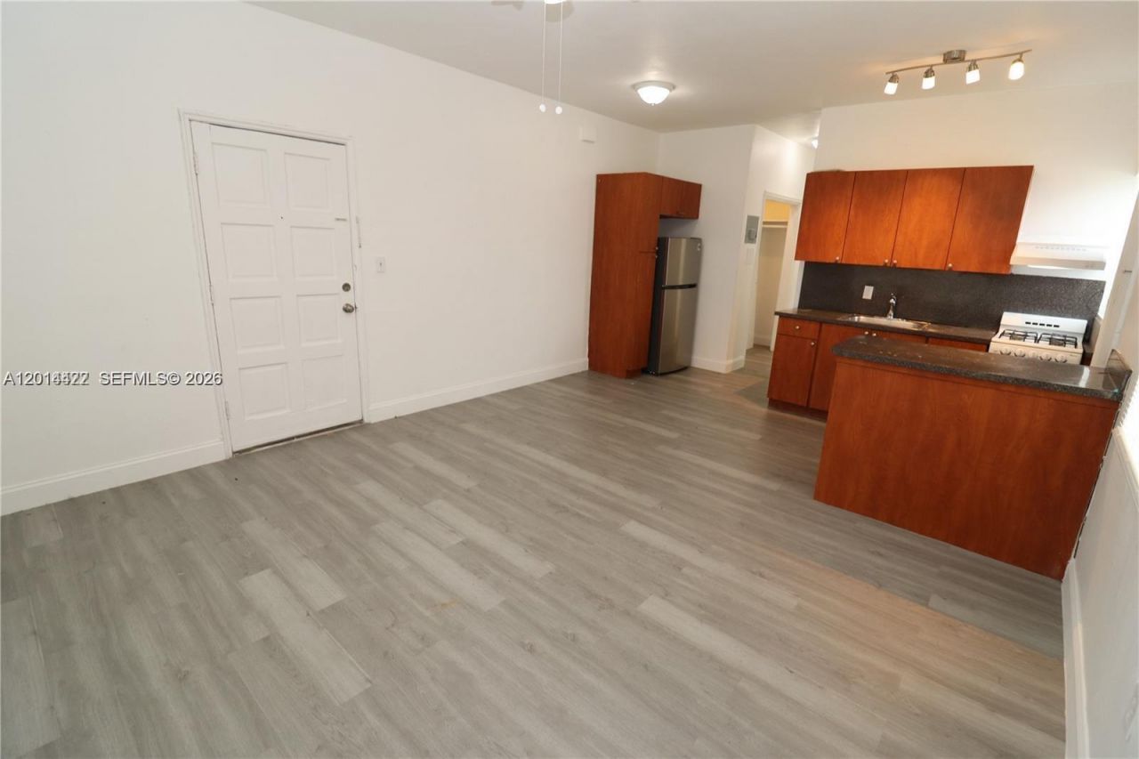 835 83rd St, Miami Beach, FL 33141 Photo