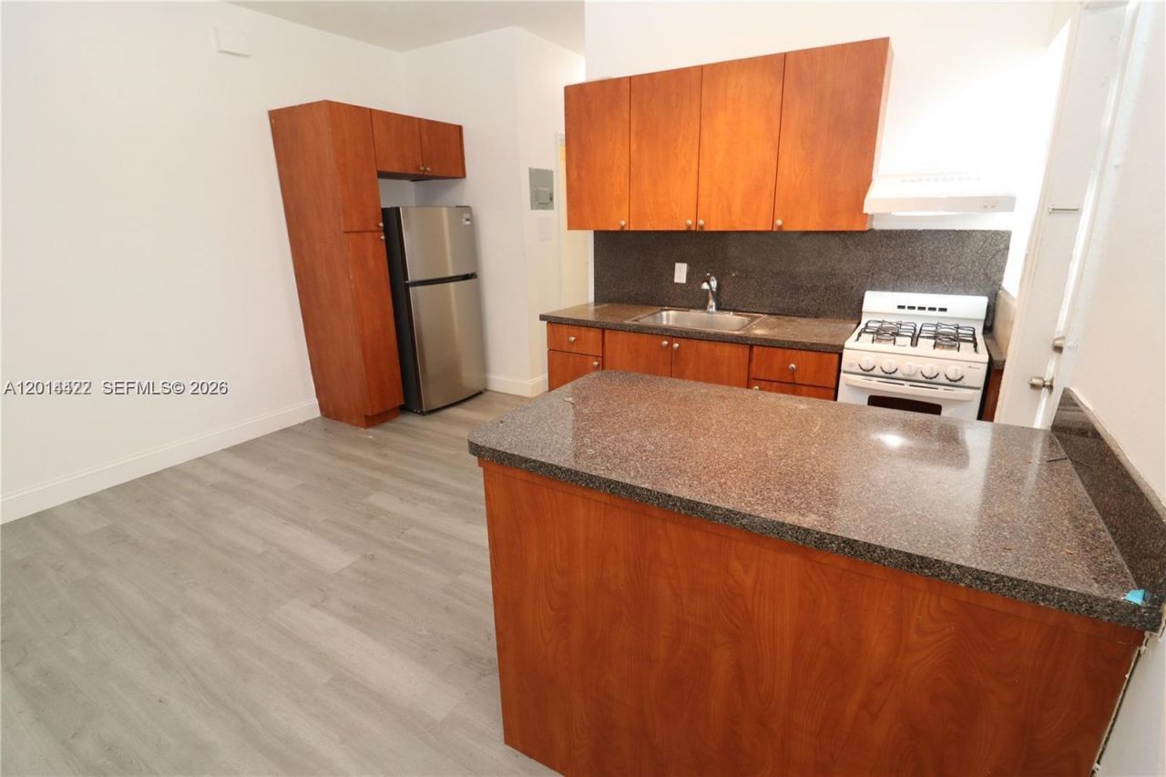 835 83rd St, Miami Beach, FL 33141 Photo
