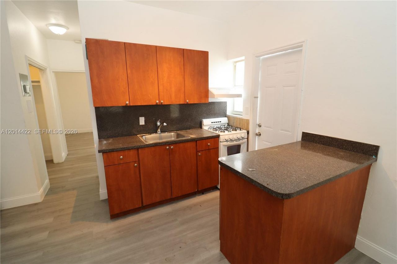 835 83rd St, Miami Beach, FL 33141 Photo