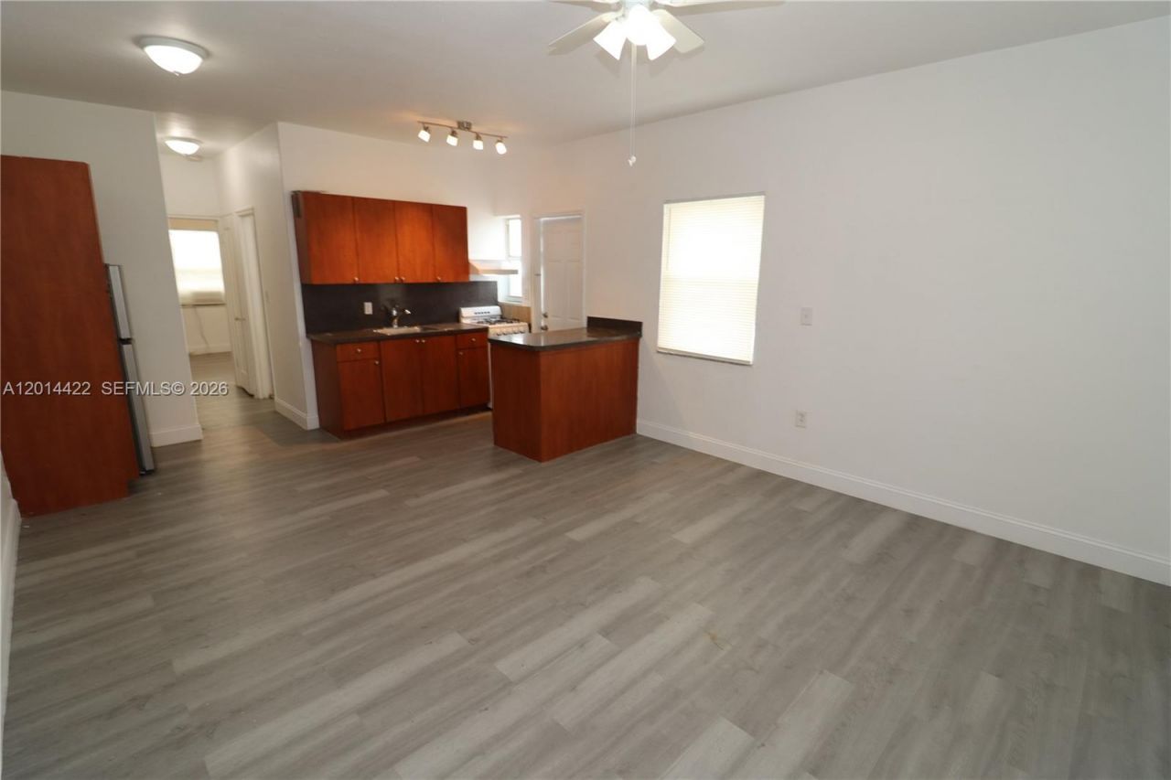 835 83rd St, Miami Beach, FL 33141 Photo