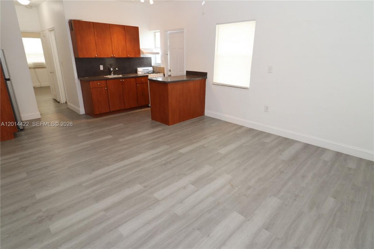 835 83rd St, Miami Beach, FL 33141 Photo