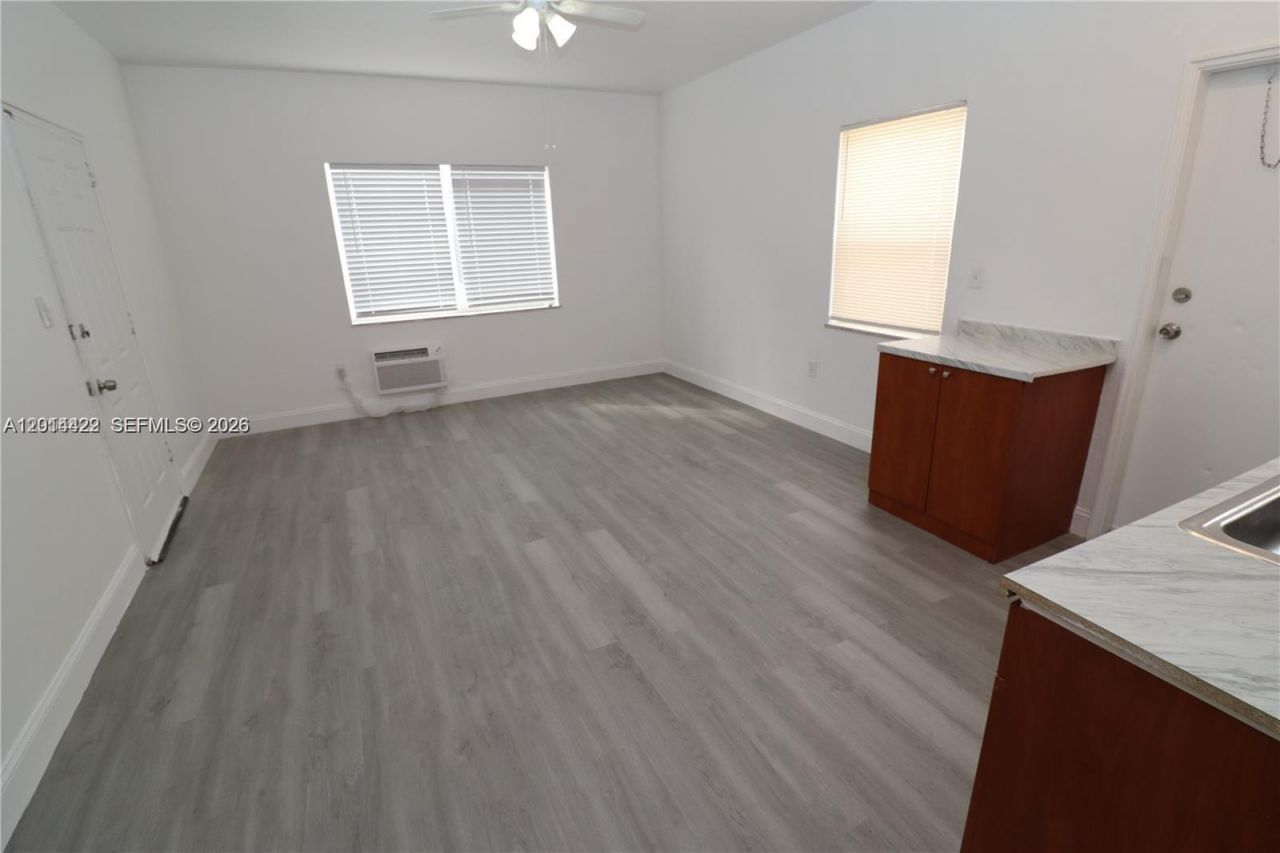 835 83rd St, Miami Beach, FL 33141 Photo