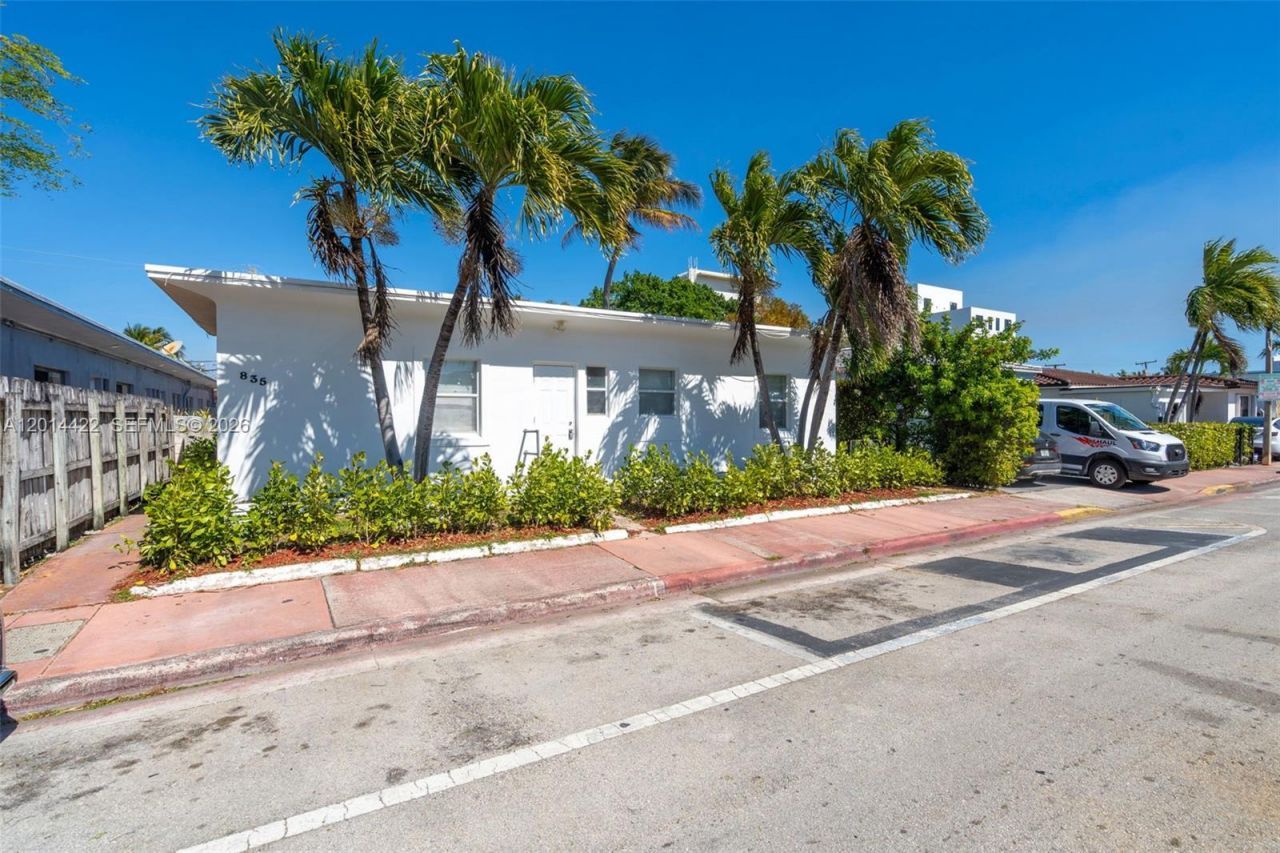 835 83rd St, Miami Beach, FL 33141 Photo