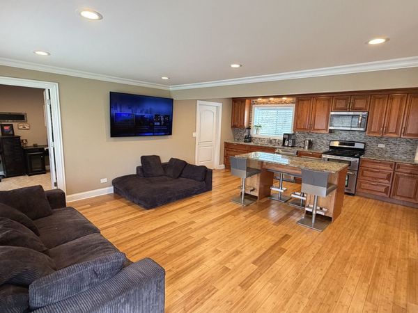27 E 14th Place , Lombard, IL 60148