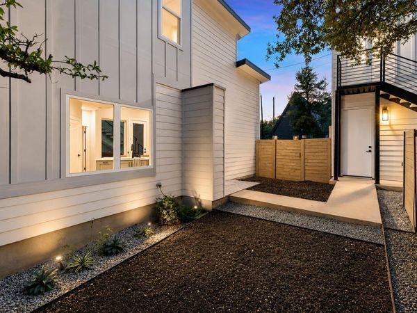 909 Philco DR, Unit 2, Austin, TX 78745