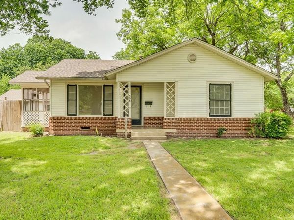 506 E Waco Street, Ennis, TX 75119