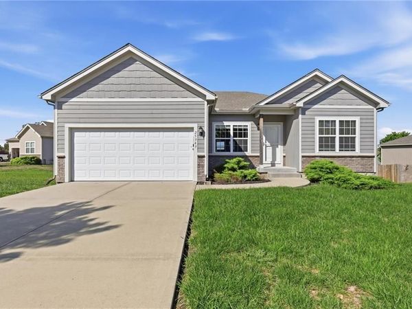 25949 W 142nd Court, Olathe, KS 66061