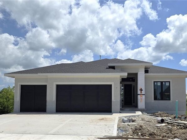 4453 Tee Box Drive, Basehor, KS 66007