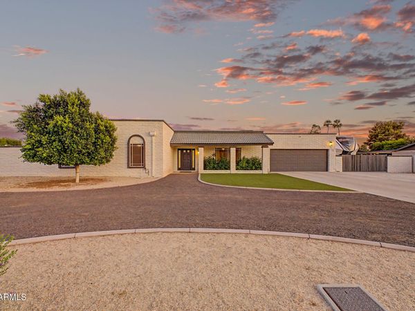 7115 W JOHN CABOT Road, Glendale, AZ 85308