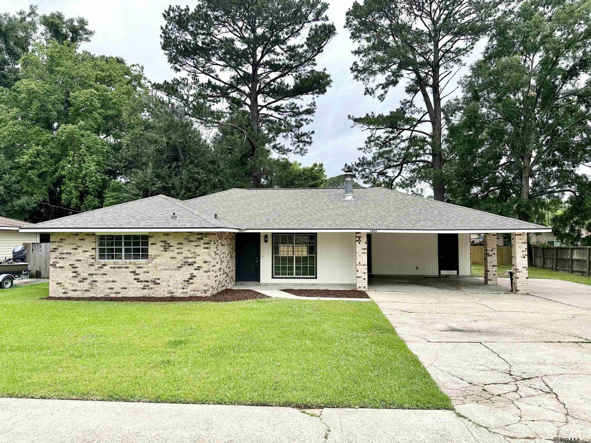 1003 S Augusta Ave, Gonzales, LA 70737 Main Photo