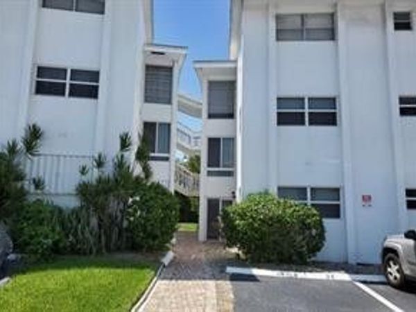224 Hibiscus Avenue, Unit 260, Lauderdale-By-The-Sea, FL 33308