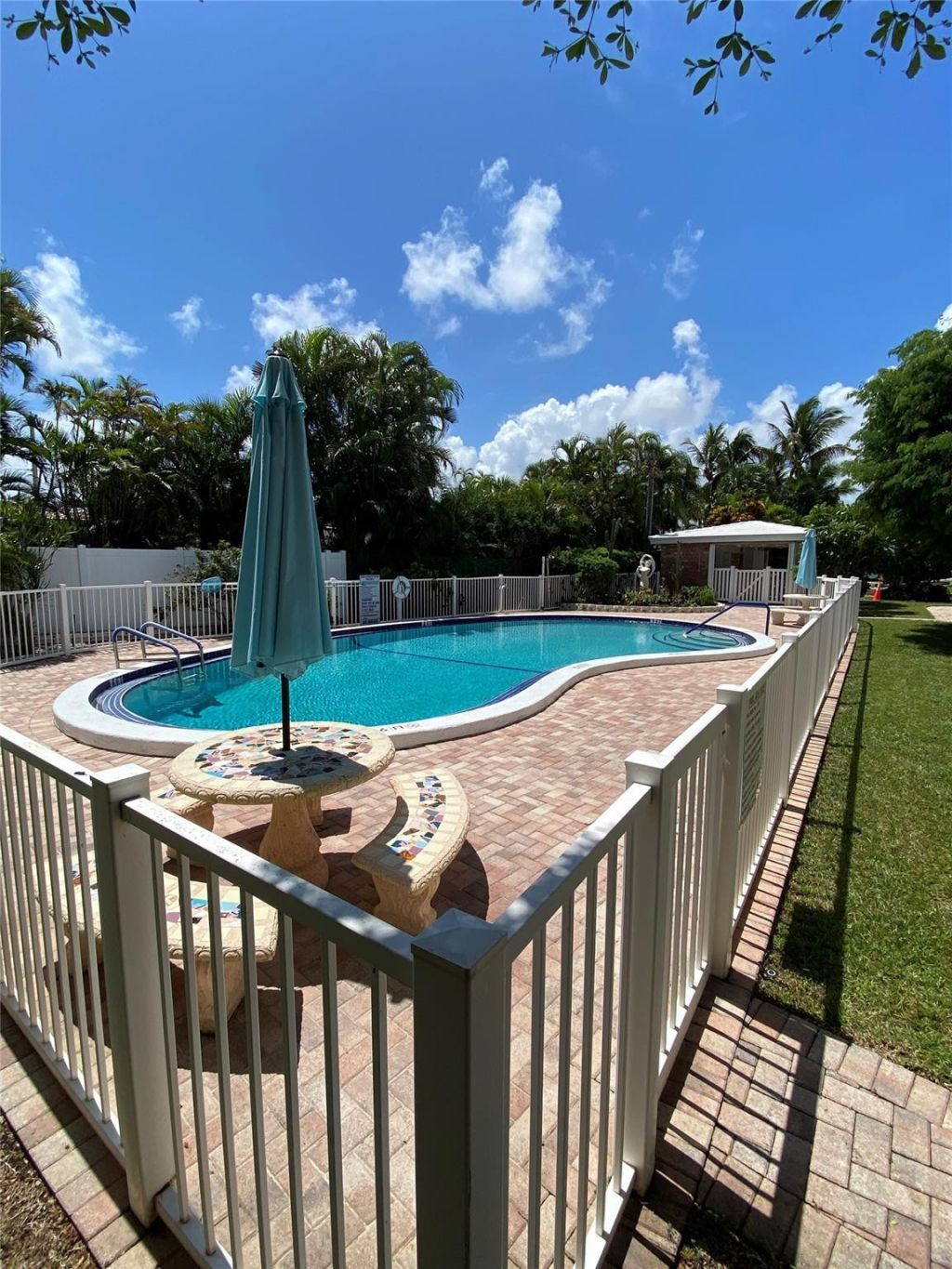 224 Hibiscus Avenue, Unit 260, Lauderdale by the Sea, FL 33308 Photo
