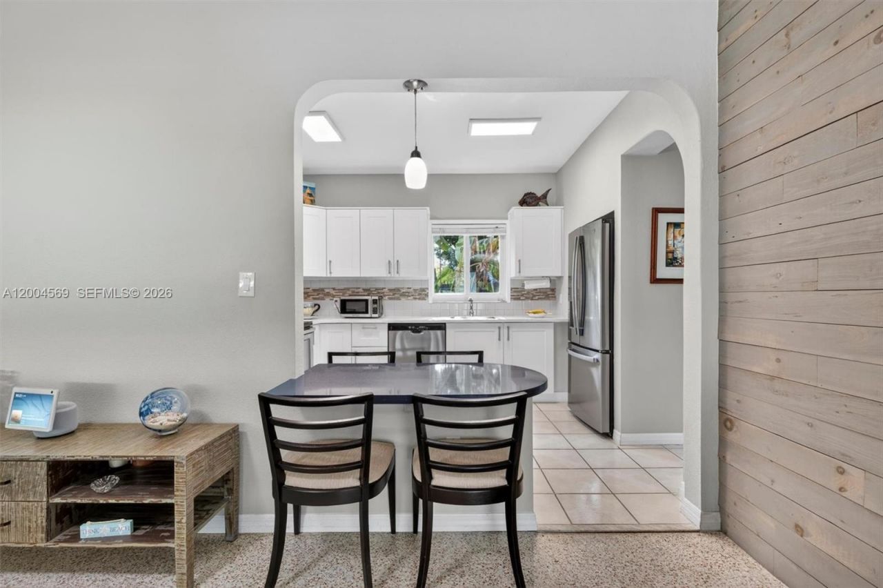 8 Ocean View Blvd, Key Largo, FL 33037 Photo