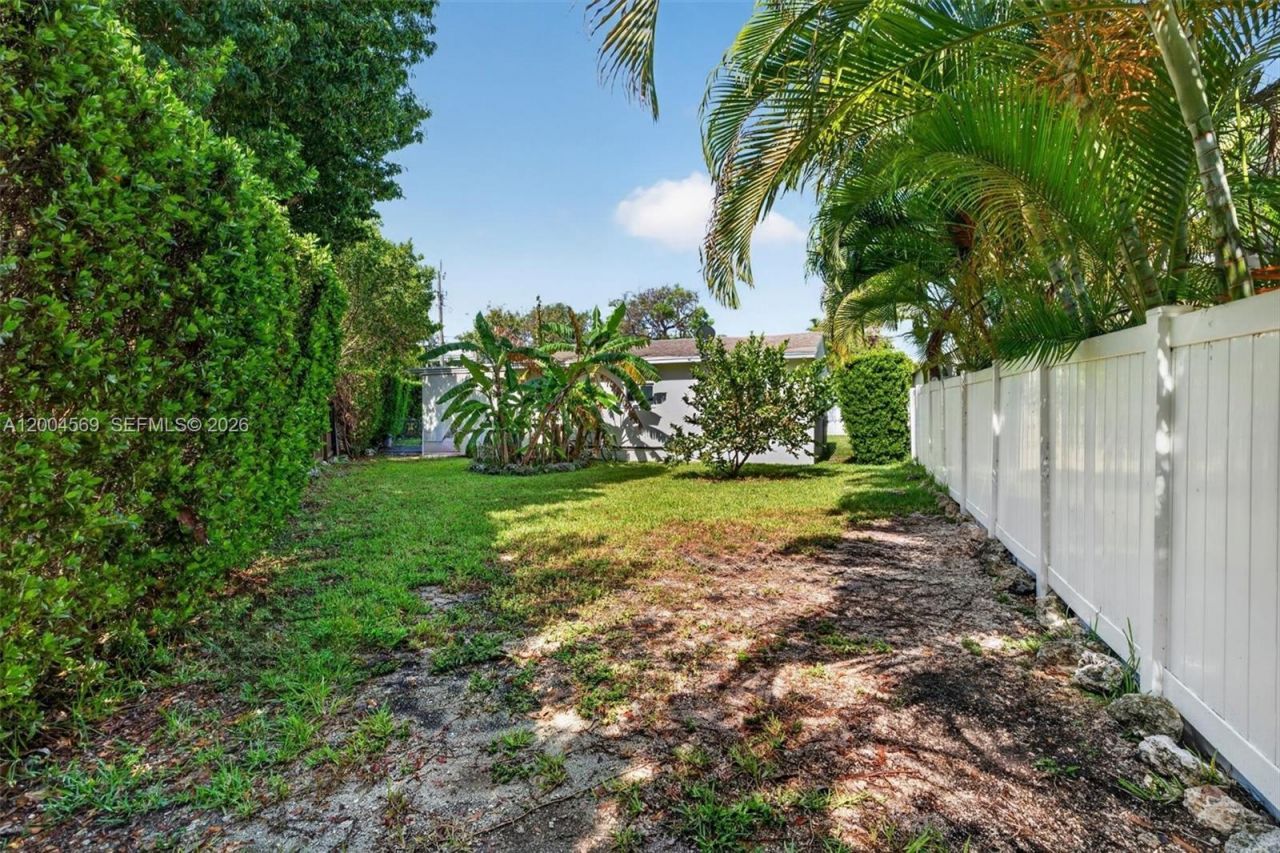 8 Ocean View Blvd, Key Largo, FL 33037 Photo