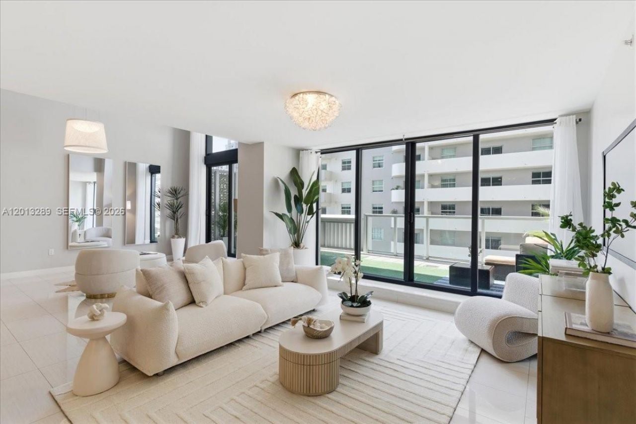 1111 SW 1st Ave, Unit Townhome 2, Miami, FL 33130 Photo