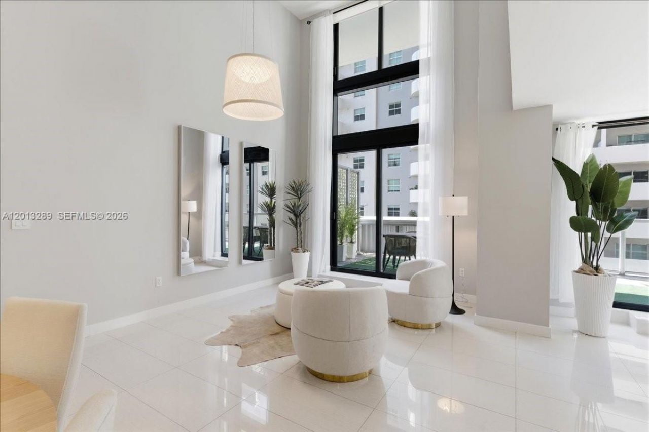1111 SW 1st Ave, Unit Townhome 2, Miami, FL 33130 Photo