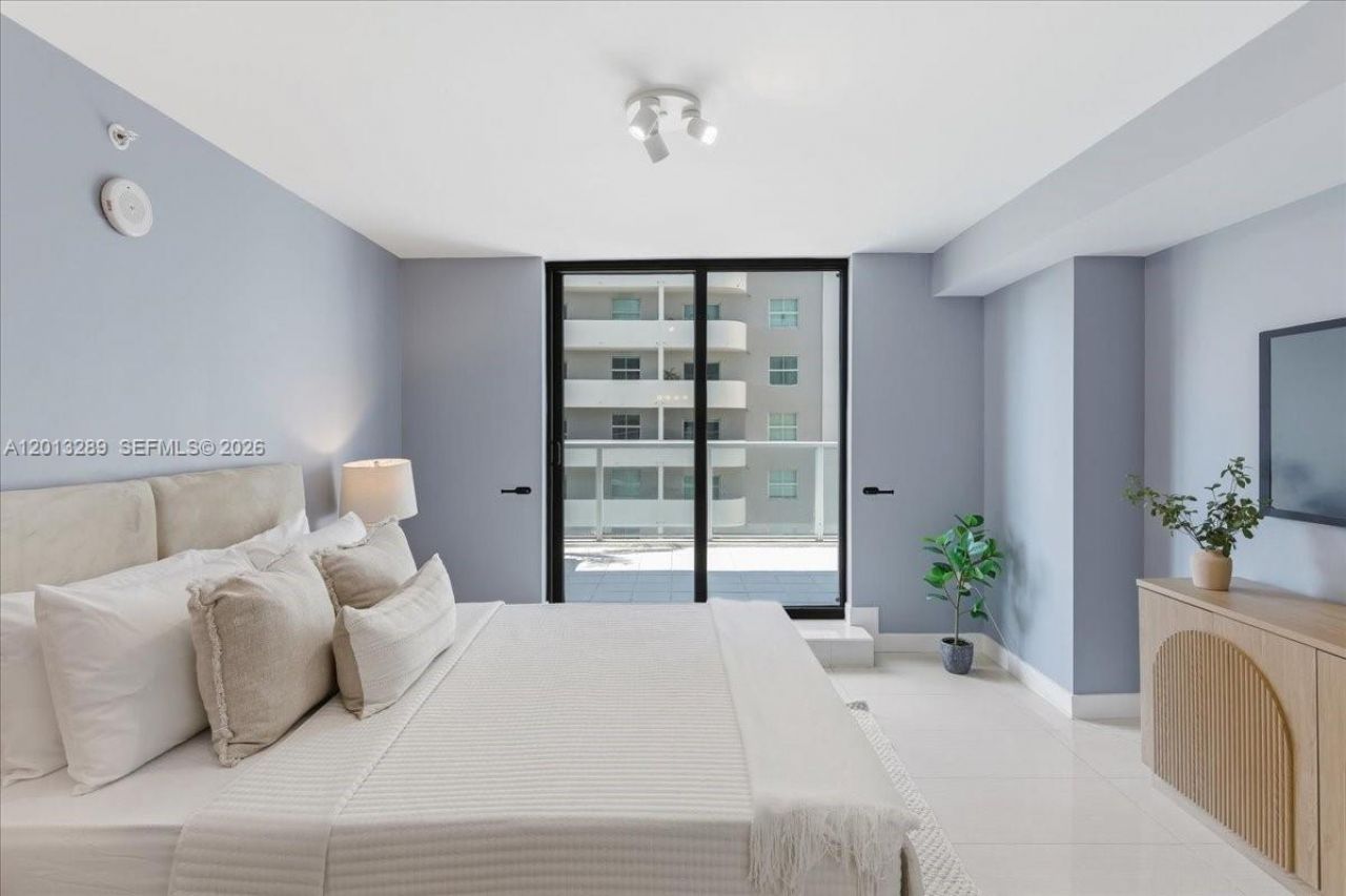 1111 SW 1st Ave, Unit Townhome 2, Miami, FL 33130 Photo