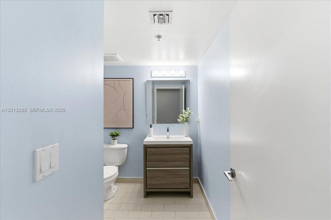 1111 SW 1st Ave, Unit Townhome 2, Miami, FL 33130 Photo