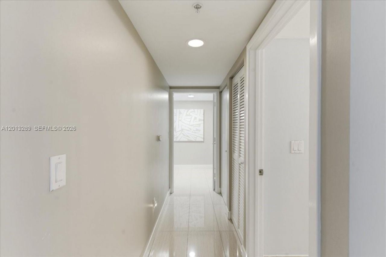 1111 SW 1st Ave, Unit Townhome 2, Miami, FL 33130 Photo