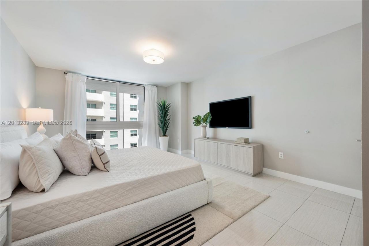 1111 SW 1st Ave, Unit Townhome 2, Miami, FL 33130 Photo