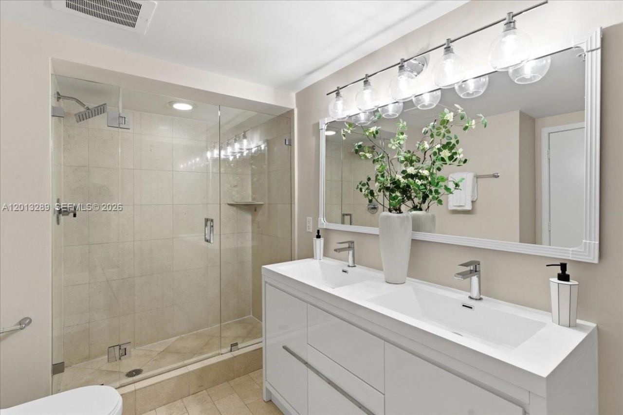 1111 SW 1st Ave, Unit Townhome 2, Miami, FL 33130 Photo