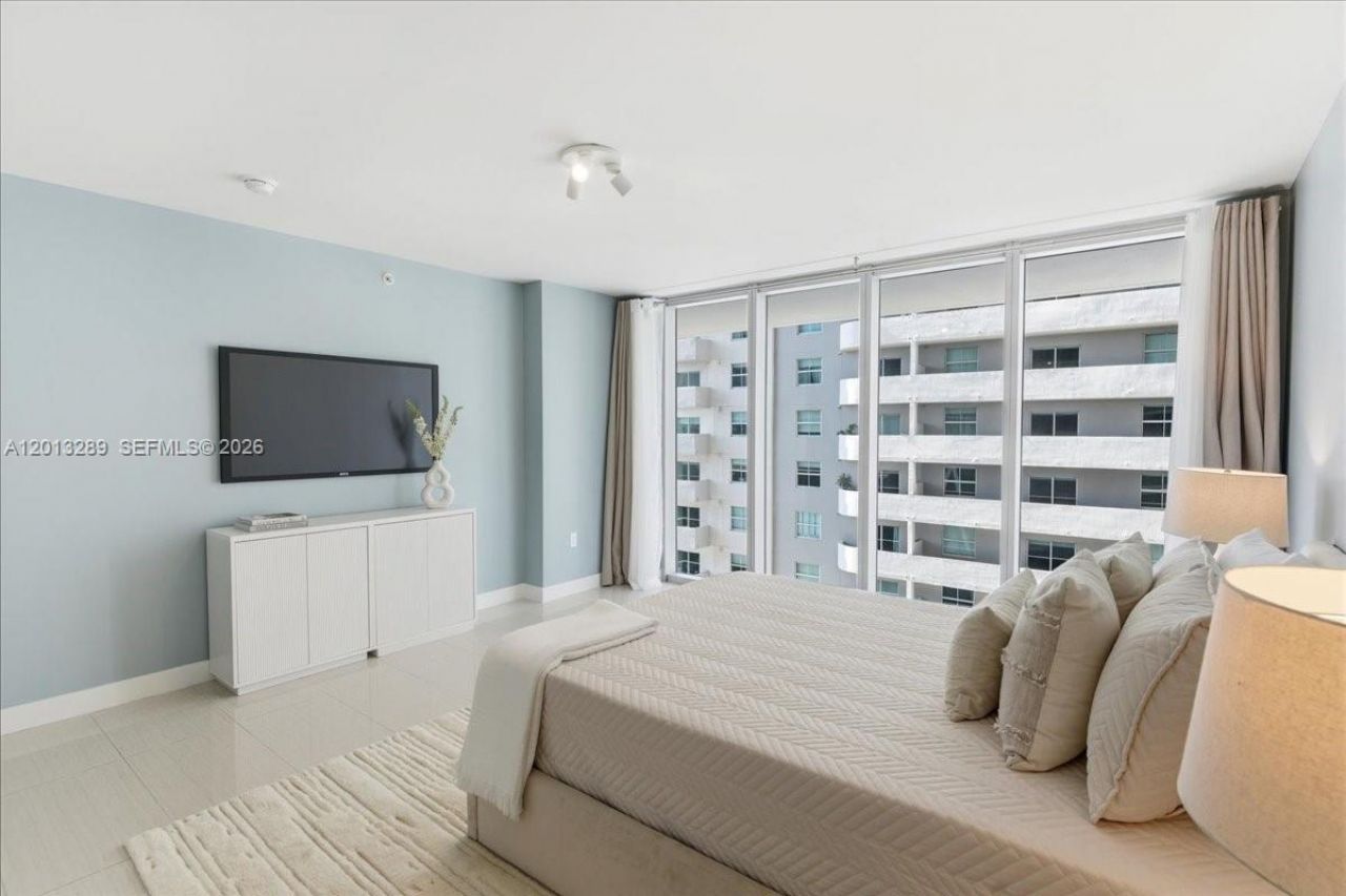 1111 SW 1st Ave, Unit Townhome 2, Miami, FL 33130 Photo