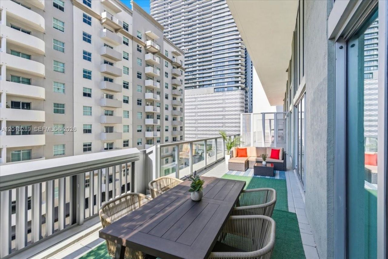 1111 SW 1st Ave, Unit Townhome 2, Miami, FL 33130 Photo