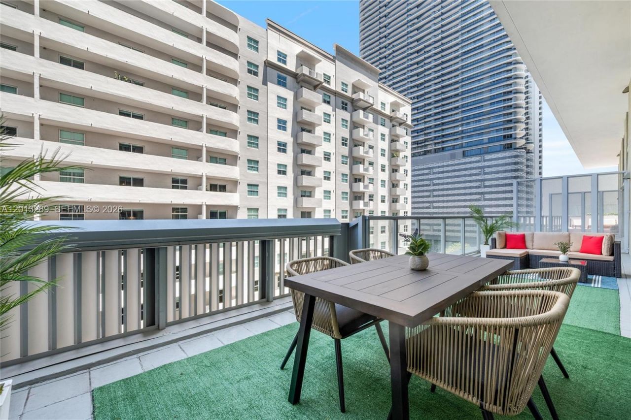 1111 SW 1st Ave, Unit Townhome 2, Miami, FL 33130 Photo
