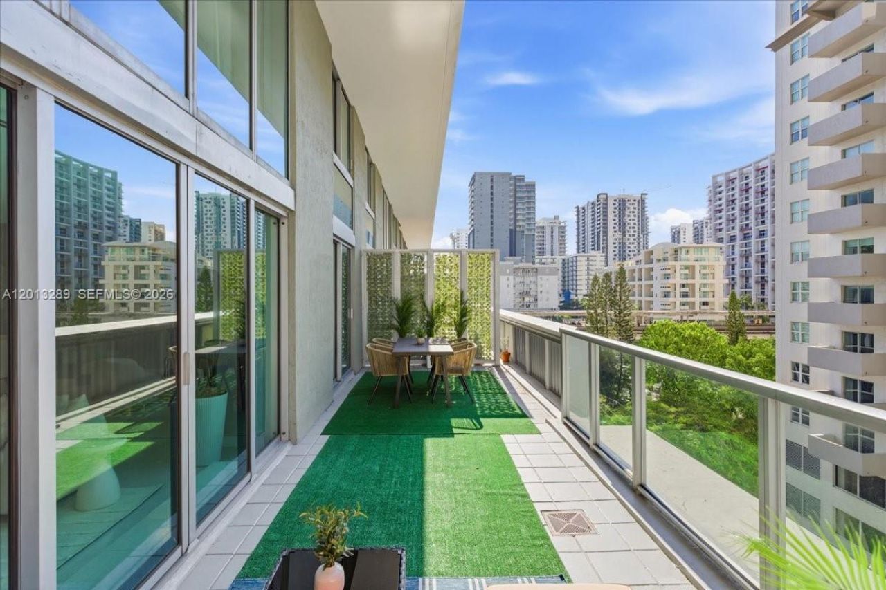1111 SW 1st Ave, Unit Townhome 2, Miami, FL 33130 Photo
