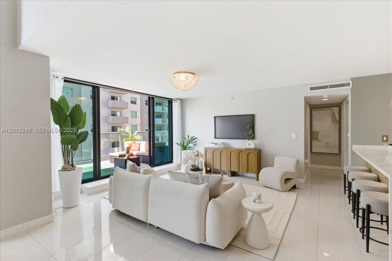 1111 SW 1st Ave, Unit Townhome 2, Miami, FL 33130 Photo