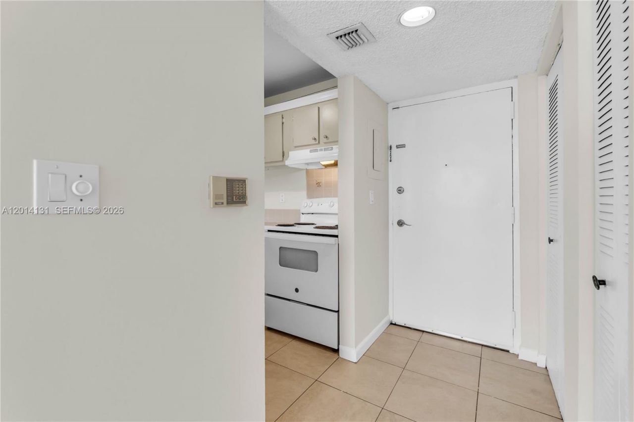 8002 SW 149th Ave , Unit B411, Miami, FL 33193 Photo