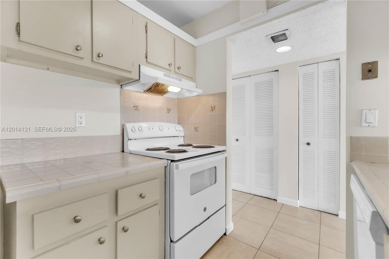 8002 SW 149th Ave , Unit B411, Miami, FL 33193 Photo