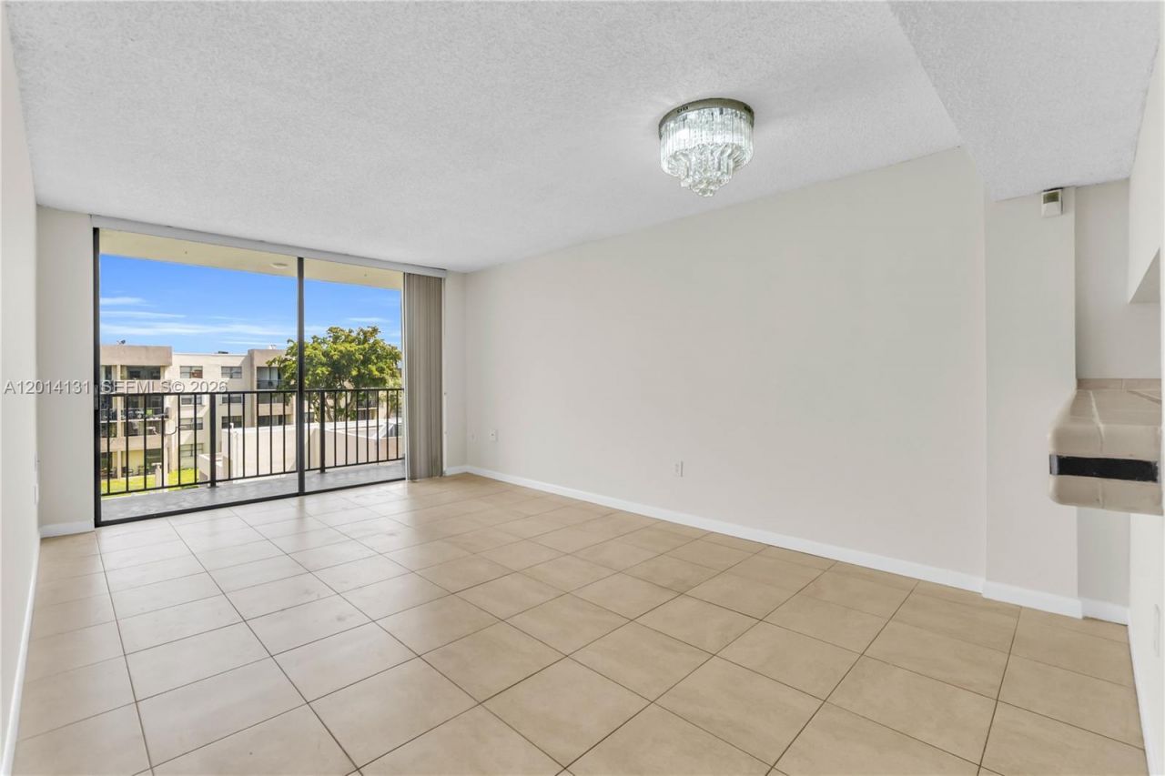 8002 SW 149th Ave , Unit B411, Miami, FL 33193 Photo