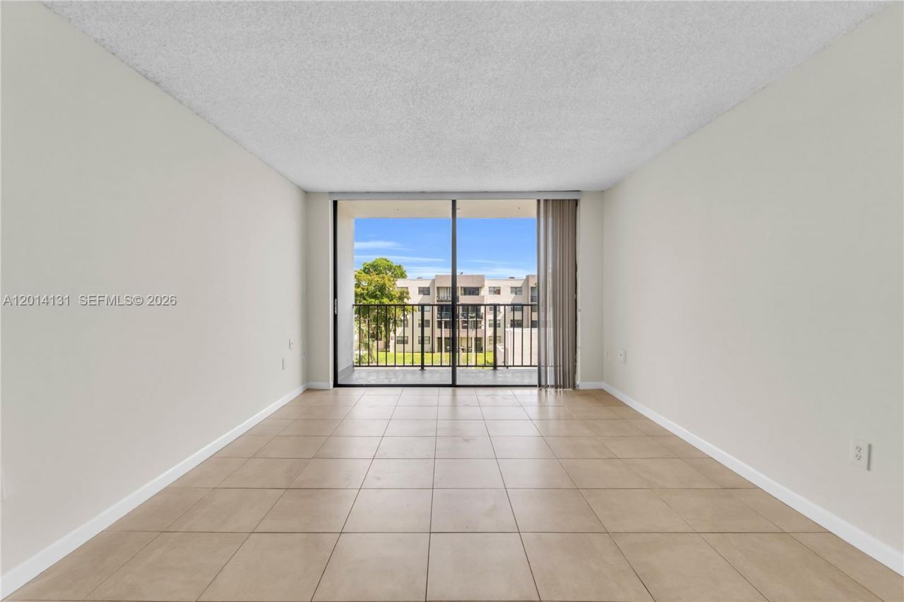 8002 SW 149th Ave , Unit B411, Miami, FL 33193 Photo