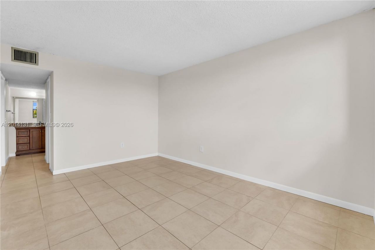 8002 SW 149th Ave , Unit B411, Miami, FL 33193 Photo