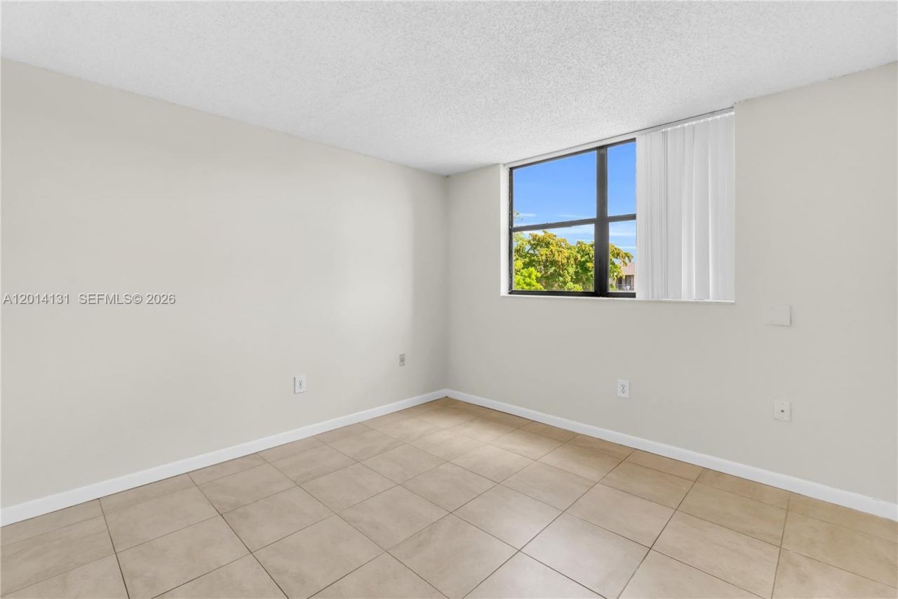 8002 SW 149th Ave , Unit B411, Miami, FL 33193 Photo