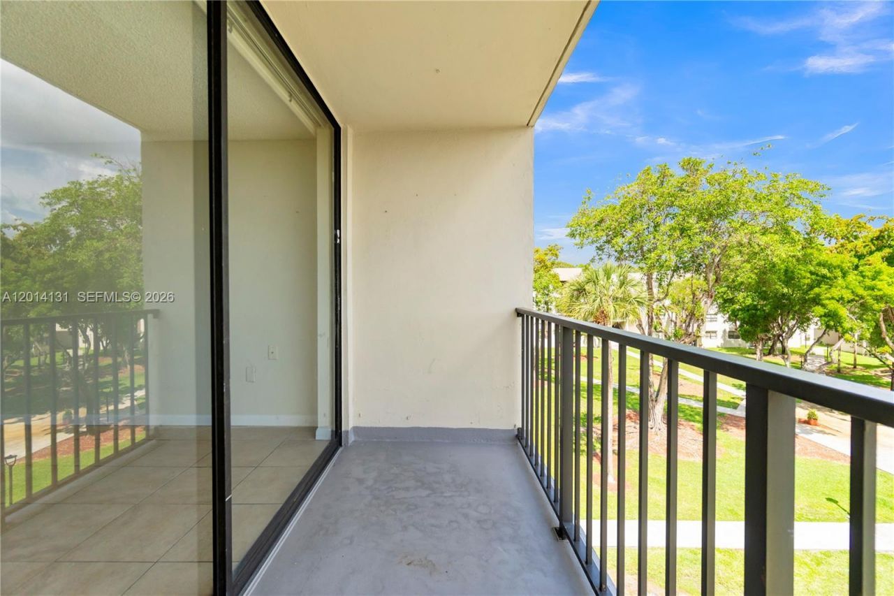 8002 SW 149th Ave , Unit B411, Miami, FL 33193 Photo