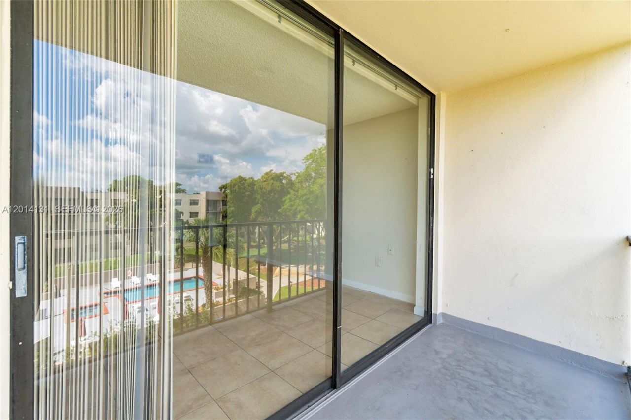 8002 SW 149th Ave , Unit B411, Miami, FL 33193 Photo