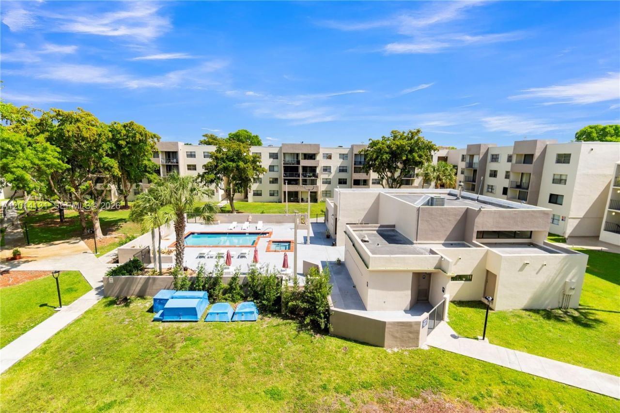 8002 SW 149th Ave , Unit B411, Miami, FL 33193 Photo
