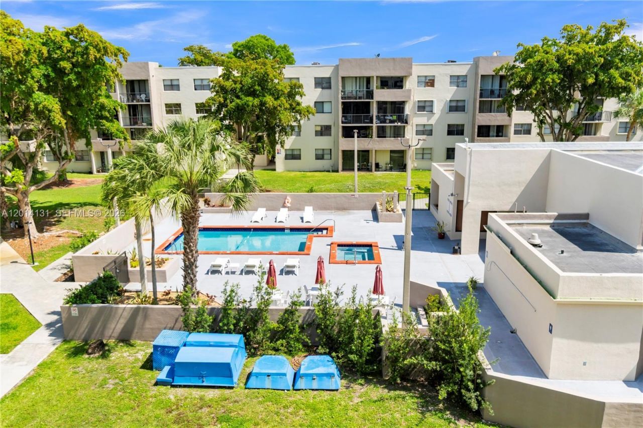 8002 SW 149th Ave , Unit B411, Miami, FL 33193 Photo
