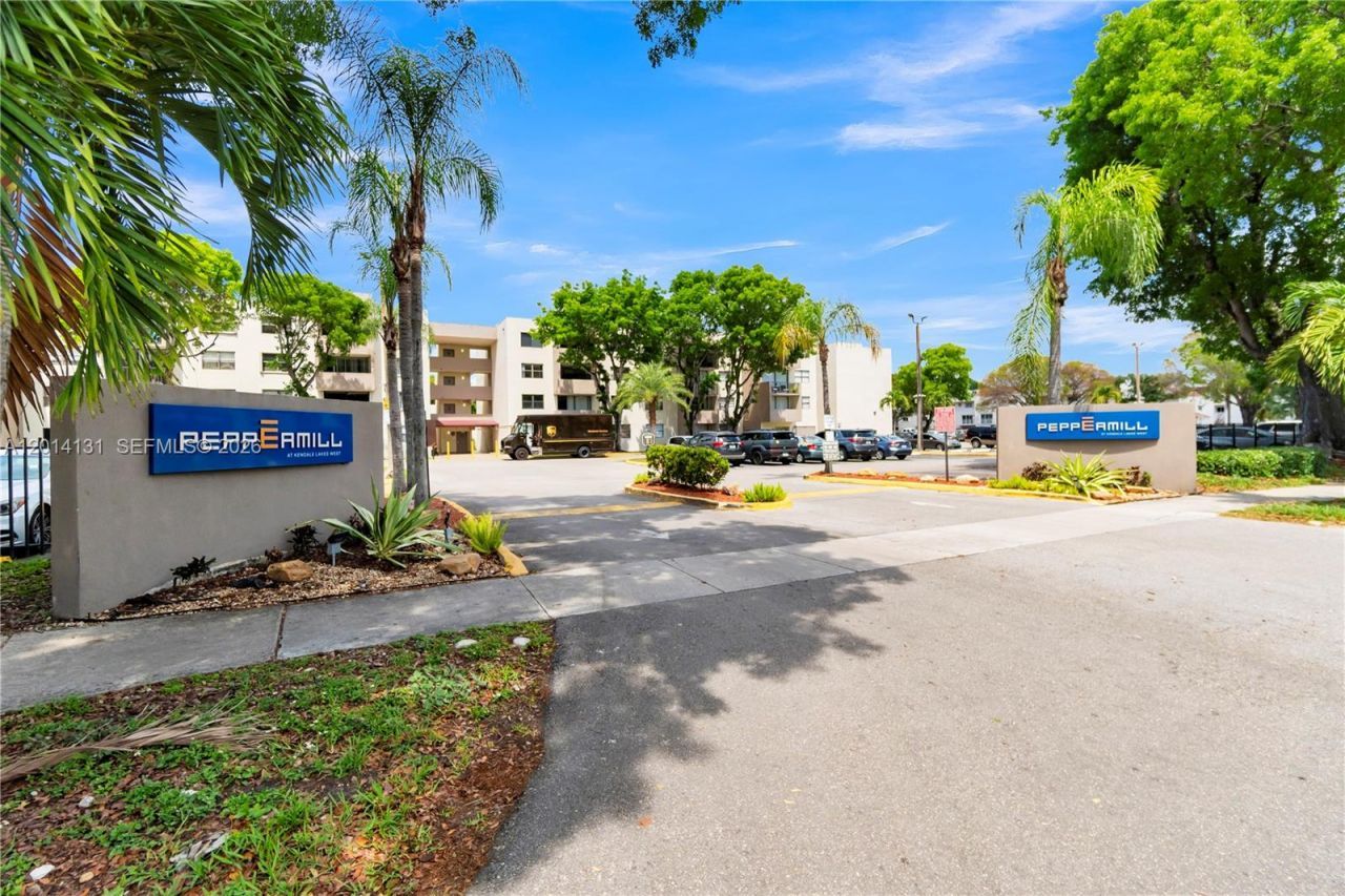 8002 SW 149th Ave , Unit B411, Miami, FL 33193 Photo