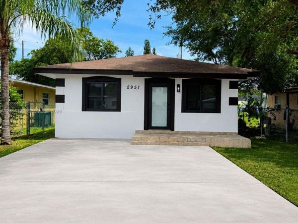 2951 NW 57th St , Miami, FL 33142