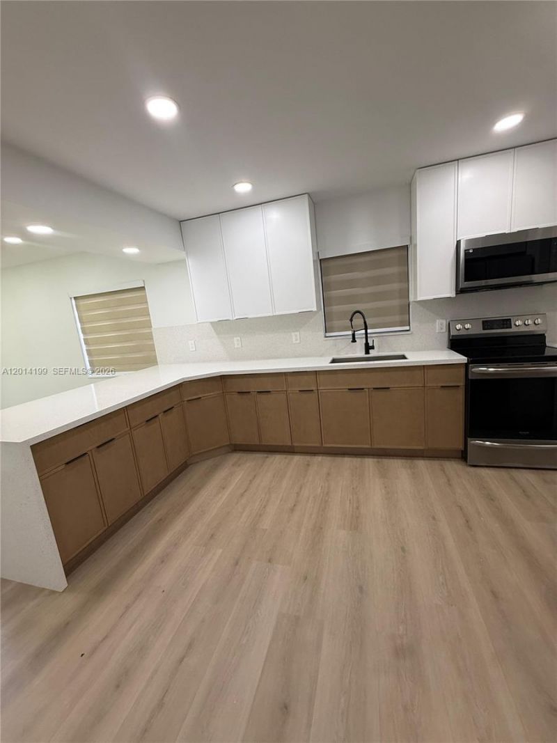 2951 NW 57th St, Miami, FL 33142 Photo
