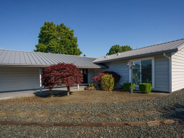 604 Hemlock Avenue, Central Point, OR 97502
